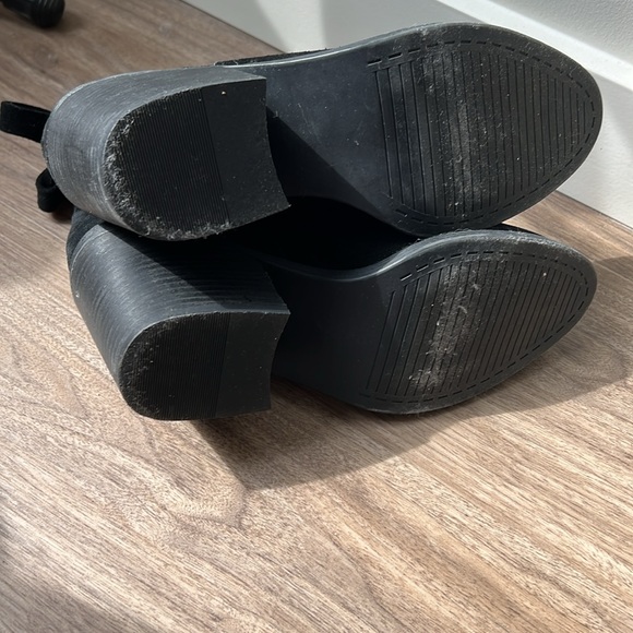 Sharini Bootie V-Cut Suede Leather - Picture 3 of 4